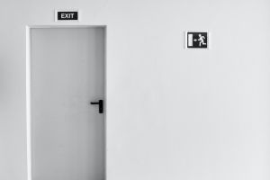 Wichtige Aspekte beim Einbau von Brandschutzt&uuml;ren - Bild: Unsplash