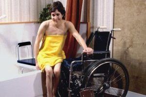 Umbau barrierefreies Bad: Zuschüsse & Förderungen bei der barrierefreien und behindertengerechten Sanierung - Bild: CDC / Unsplash Umbau barrierefreies Bad: Zuschüsse & Förderungen bei der barrierefreien und behindertengerechten Sanierung - Bild: CDC / Unsplash