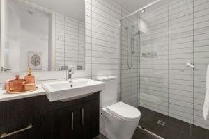 Fliesen online kaufen: Die richtigen Badfliesen f&uuml;r Ihr Zuhause finden - Bild: Steven Ungermann / Unsplash