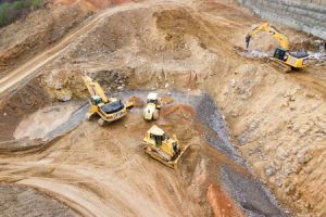 Die 4 Vorteile von Fahrbahnplatten auf einer Baustelle - Bild: Shane McLendon / Unsplash Die 4 Vorteile von Fahrbahnplatten auf einer Baustelle - Bild: Shane McLendon / Unsplash