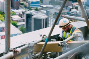 Wie stellen Unternehmen Fertigungsteile f&uuml;r den Hausbau her? - Bild: Anthony Fomin auf Unsplash