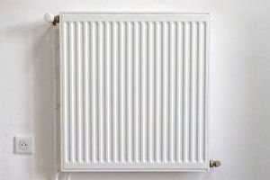Ein Radiator ist ein Heizkörper, der durch Wärmeabgabe den Raum erwärmt. Ein Radiator ist ein Heizkörper, der durch Wärmeabgabe den Raum erwärmt.