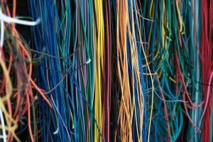 Herausforderungen und L&ouml;sungen f&uuml;r Kabelinstallationen unter extremen Wetterbedingungen - Bild: Ryutaro Uozumi / Unsplash