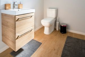 Die Revolution der Bodengestaltung: Warum Fliesen in Holzoptik moderne Wohntr&auml;ume wahr werden lassen - Bild: Filios Sazeides / Unsplash