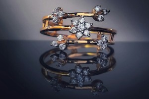 Das Nachschneiden bezieht sich auf das erneute Schneiden oder Zurechtschneiden von etwas, insbesondere von Pflanzen, Haaren oder Stoffen. Das Nachschneiden bezieht sich auf das erneute Schneiden oder Zurechtschneiden von etwas, insbesondere von Pflanzen, Haaren oder Stoffen.