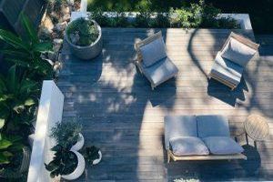 Terrasse gestalten: Ideen, Tipps & Bodenbel&auml;ge im Vergleich - Bild: Collov Home Design / Unsplash