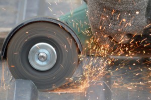 Eine Trennscheibe ist ein rotierendes Werkzeug, das zum pr&auml;zisen Trennen oder Schneiden von Werkstoffen wie Metall, Stein, Beton oder Keramik eingesetzt wird.