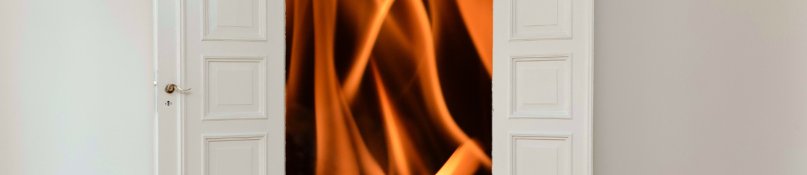 Brandschutzt&uuml;ren im modernen Hochbau - Anforderungen, Feuerwiderstandsklassen und Materialien