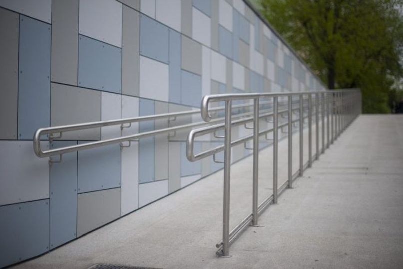 Barrierefreiheit steht f&uuml;r eine Zug&auml;nglichkeit ohne Hindernisse oder Barrieren.