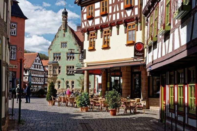 Denkmalschutz bezieht sich auf den Schutz von Denkm&auml;lern, Geb&auml;uden oder Gegenst&auml;nden von historischer, kultureller oder architektonischer Bedeutung.