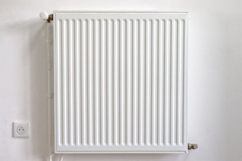 Ein Radiator ist ein Heizk&ouml;rper, der durch W&auml;rmeabgabe den Raum erw&auml;rmt.
