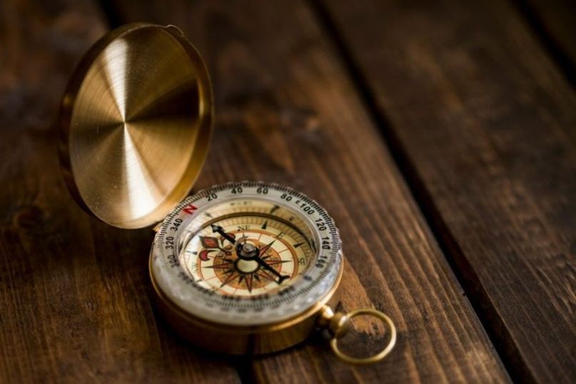 Ein Profi ist eine Person, die in einem bestimmten Bereich, einer bestimmten T&auml;tigkeit oder einem bestimmten Berufsfeld &uuml;ber umfangreiches Wissen, Erfahrung und F&auml;higkeiten verf&uuml;gt.