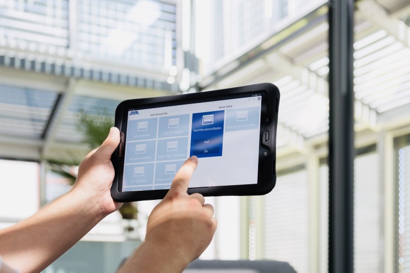 Komfort dank elektrischer Steuerung bei Rollladen f&uuml;r Sonderfenster