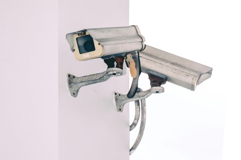 Eine Analyse bezieht sich auf die Untersuchung, Bewertung oder Auswertung von Daten, Informationen oder Materialien, um Muster, Zusammenh&auml;nge oder Erkenntnisse zu identifizieren.