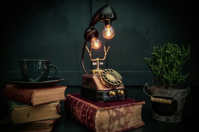 Upcycling-M&ouml;bel sind M&ouml;belst&uuml;cke, die durch kreative Aufwertung aus gebrauchten oder alten Materialien neu gestaltet wurden.