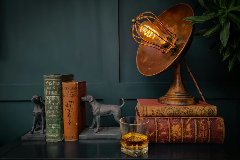 M&ouml;bel-Upcycling ist ein kreativer und nachhaltiger Prozess, bei dem alte oder nicht mehr verwendete M&ouml;belst&uuml;cke in neue, funktionale oder &auml;sthetisch ansprechende Objekte umgewandelt werden.